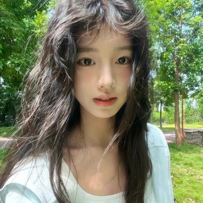 向天真的女生投降